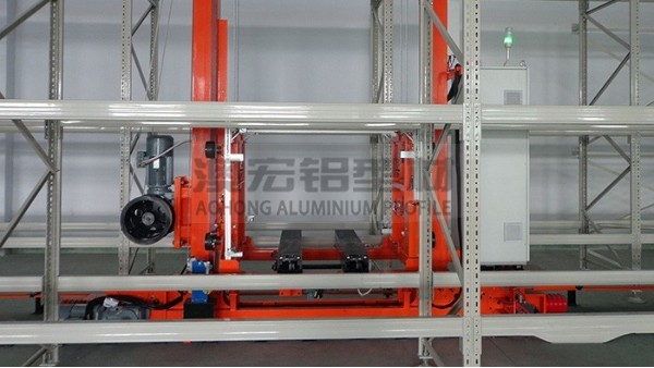 100100鋁型材應用：打造高剛性智能倉儲堆垛系統